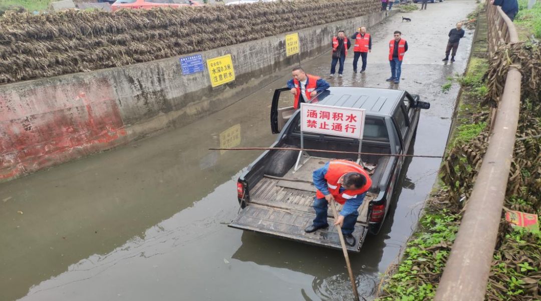 地方鐵路公司清理涵洞2.jpg